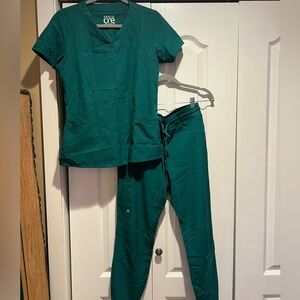 Scrub set
